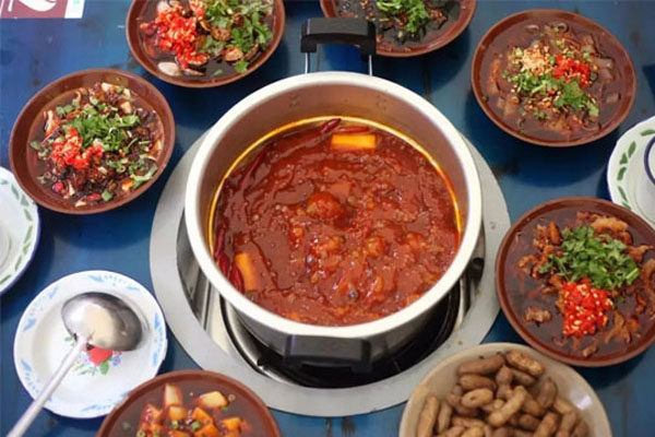 小春风麻辣烫加盟