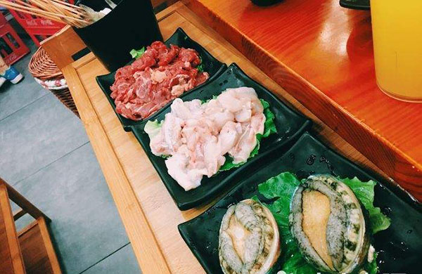 上上鲜港式打边炉加盟店