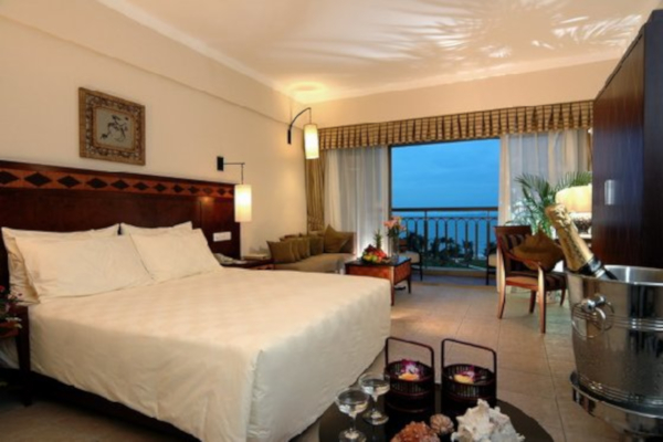 三亚湾假日酒店加盟费