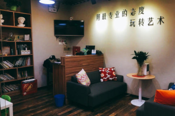 花格子儿童美术中心加盟费