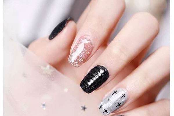 福旨美甲加盟费