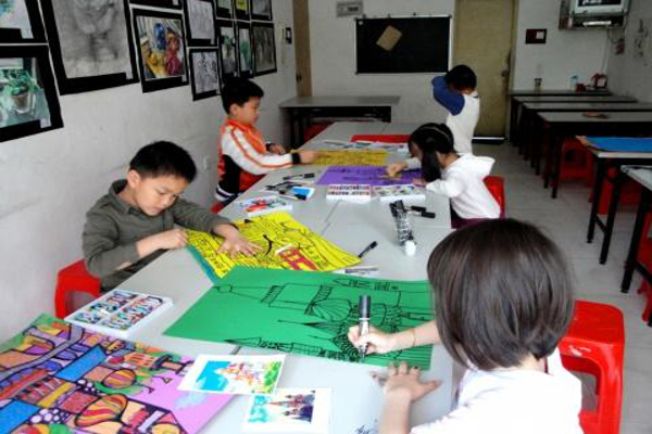 姜宏少儿美术加盟费