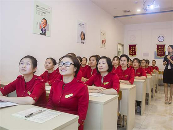 精英美业培训学校加盟店