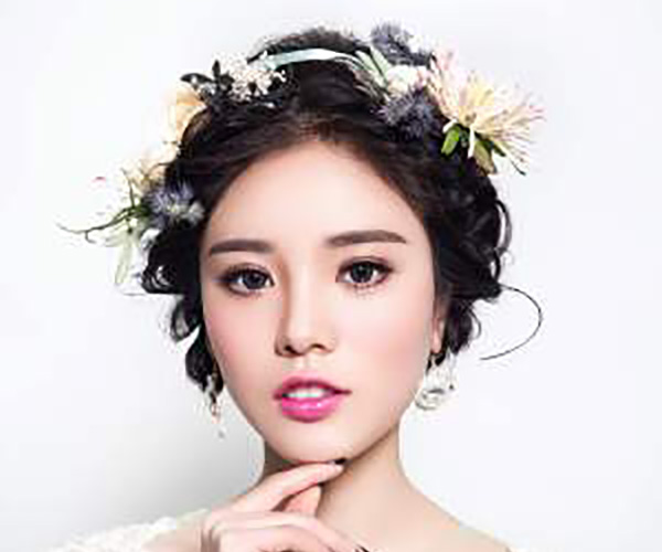 花茜彩妆造型美甲培训加盟店