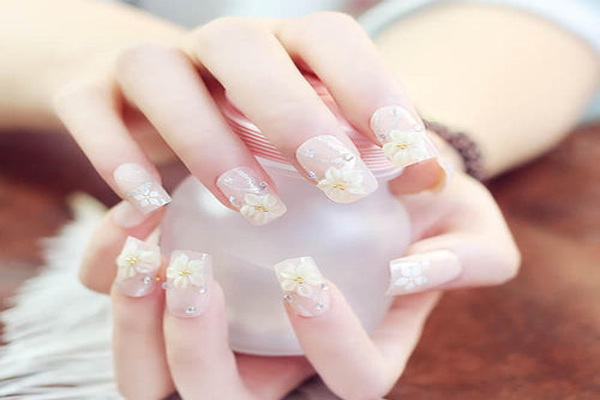 她&她美甲加盟费