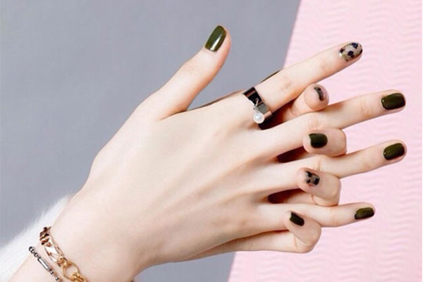 臣彩美甲加盟店