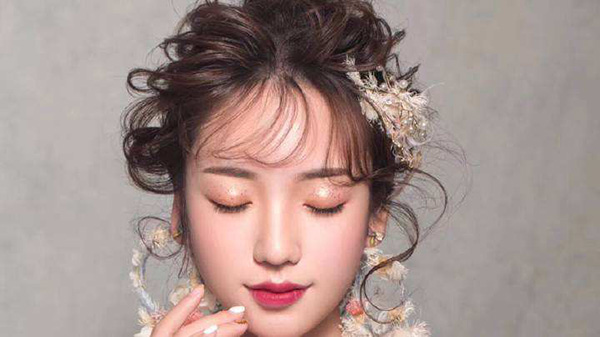 花茜彩妆造型美甲培训加盟店