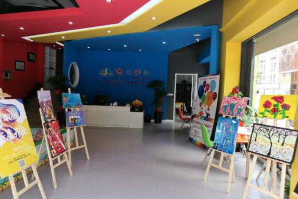 乐涂涂美术中心加盟费