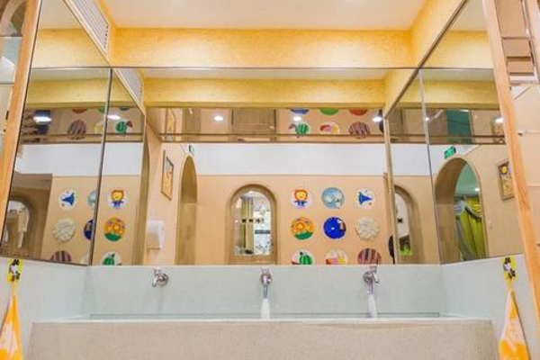 暖房子国际婴幼儿托育中心加盟费