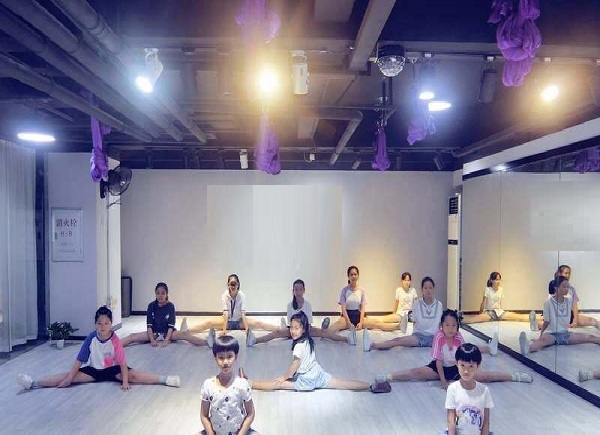 清影舞蹈工作室加盟费
