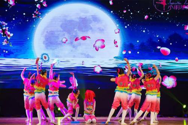 小明星舞蹈加盟费