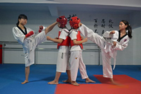 鸿武堂跆拳道加盟费