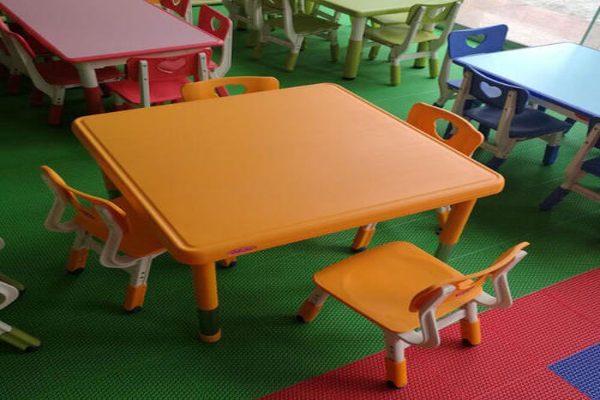 育才学习桌加盟费