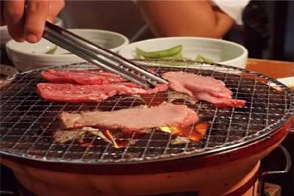 大绿皮子炭火烤肉加盟费