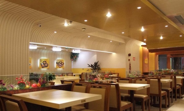 高门台上当加盟费