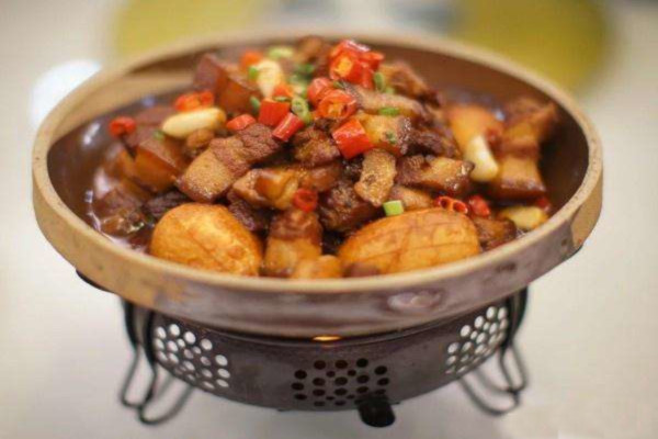 随堂钵子菜馆加盟费