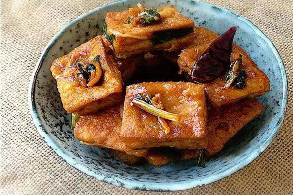 臭小妞新派臭豆腐加盟费