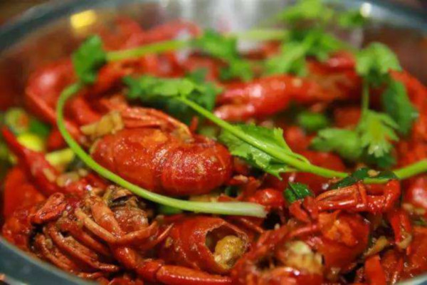 嘭嘭鲜牛杂煲龙虾馆加盟