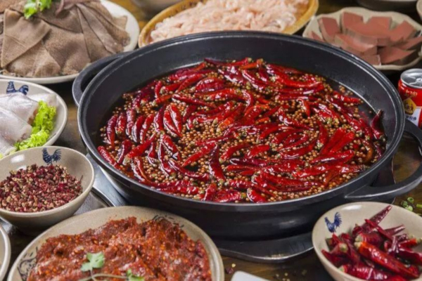 江巴人重庆市井火锅加盟店