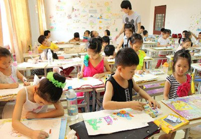 小甲虫少儿艺术加盟费