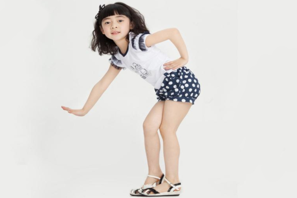 贝贝衣衣加盟店