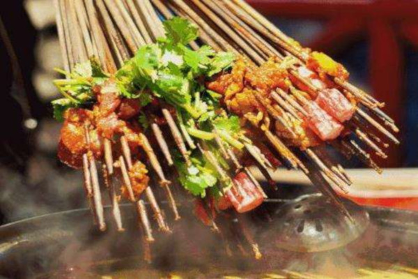 够窜串串加盟费