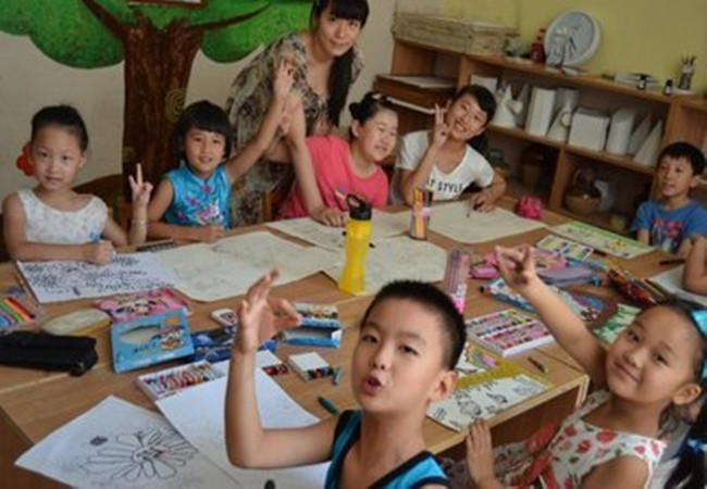 小甲虫少儿艺术加盟费