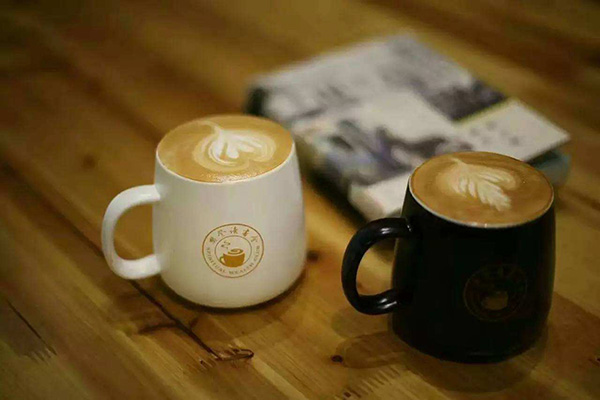 2点1刻奶茶加盟店