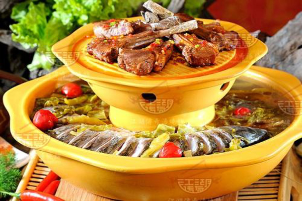 豪聚江湖火锅烧烤加盟费