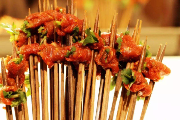 撸一把火锅串串加盟费