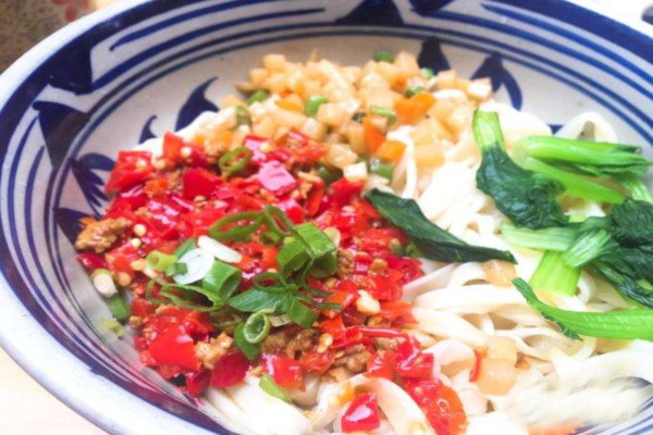 小艺手擀面加盟费