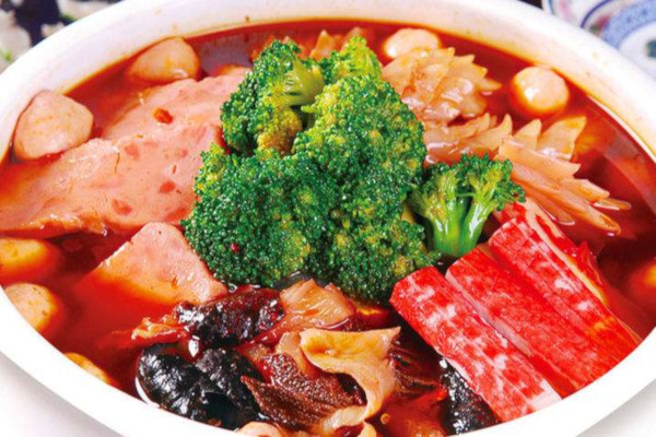 十六味精品冒菜加盟费