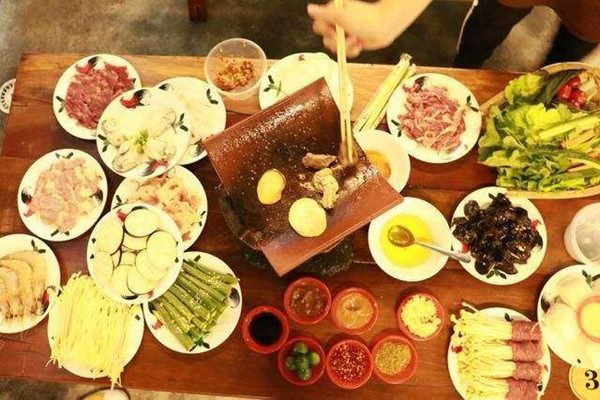 越南瓦片烧烤加盟店