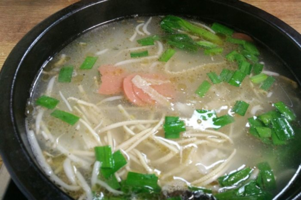 王娅萍过桥米线加盟店