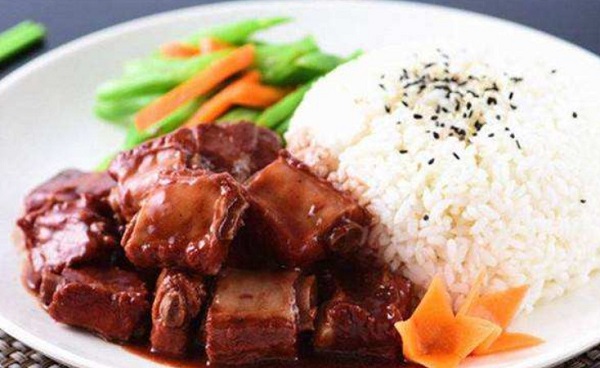 任小憨儿双面排骨饭加盟费