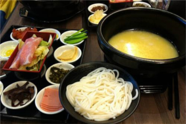 瑶家妹子米线加盟店