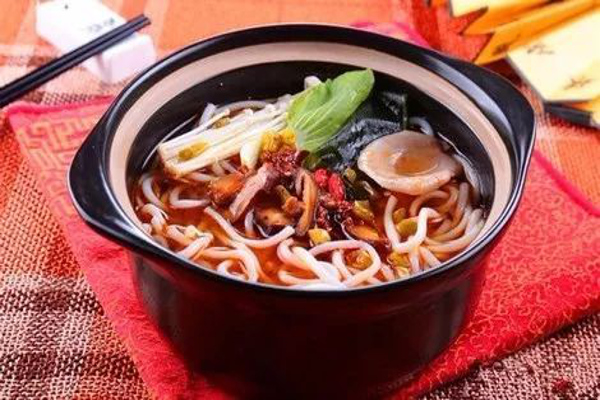 真三味砂锅米线加盟