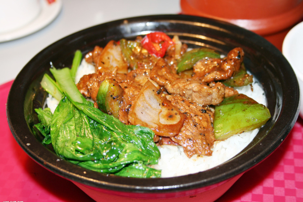 煲中香煲仔饭