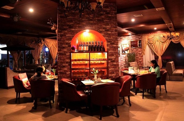 黑椒小镇牛扒饭餐厅加盟费