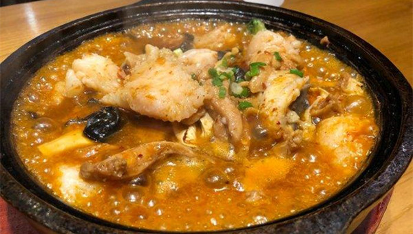 小鱼小鸡石锅煲加盟店