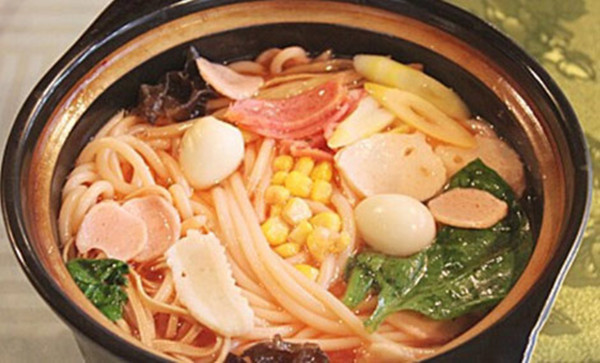 王涛黄焖鸡过桥米线加盟店