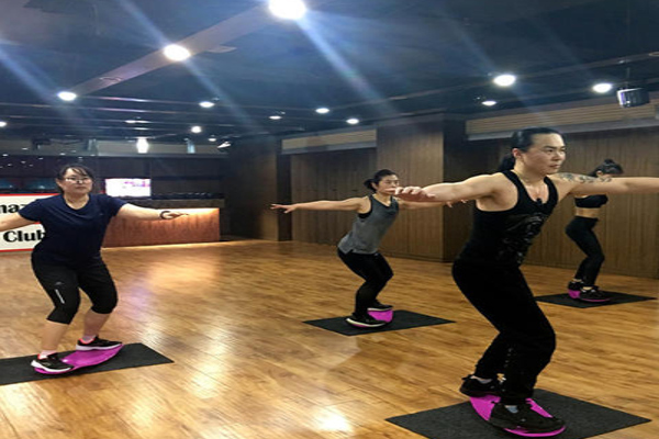 极速舞蹈加盟费