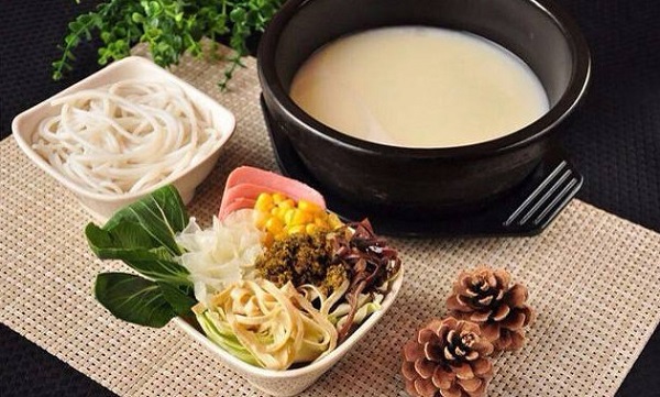 珀玉莲花白米线店加盟费