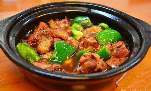 王涛黄焖鸡过桥米线加盟店