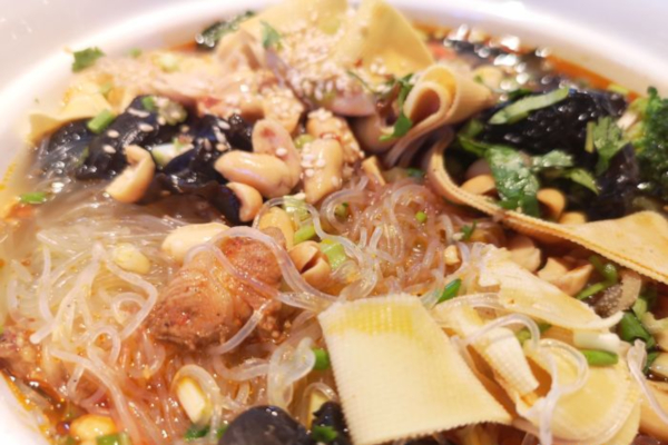 在田间冒菜加盟店