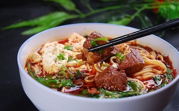 白建强牛肉面加盟费