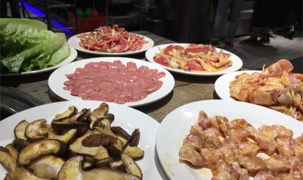 王三烤肉火锅加盟店