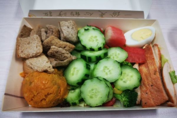 轻食萌语沙拉加盟店