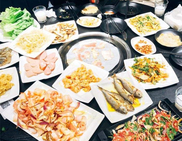 王三烤肉火锅加盟店