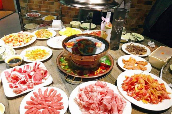 王三烤肉火锅加盟店